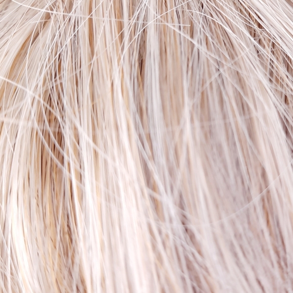 Adult salon quality blond wig ,synthetic hair - Picture 7 of 13